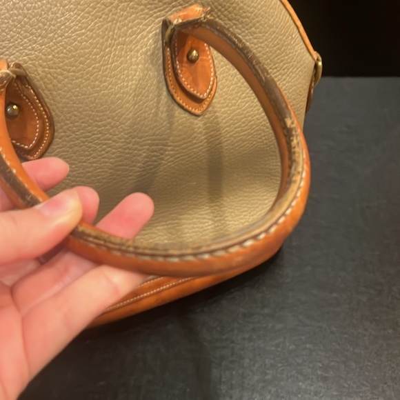 Vintage Dooney & Bourke Norfolk Beige and Brown Satchel - Picture 7 of 13